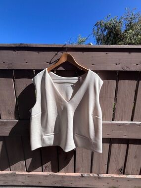 🎉NWT🎉 a new day Cream Sleeveless V-Neck Top